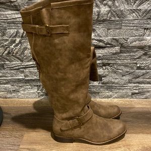 Women’s 8.5 Wide calf JustFab boots